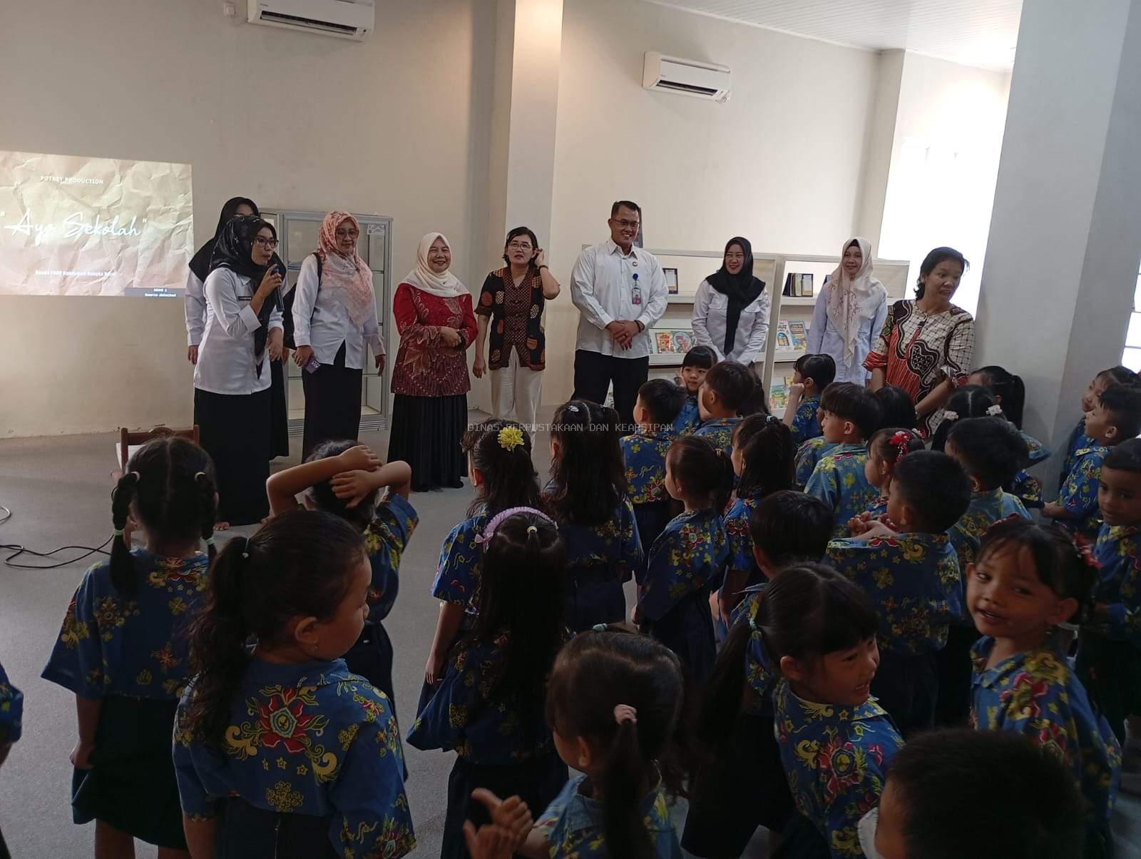 Bunda PAUD dan Bunda Literasi Kunjungi Perpusda Babar